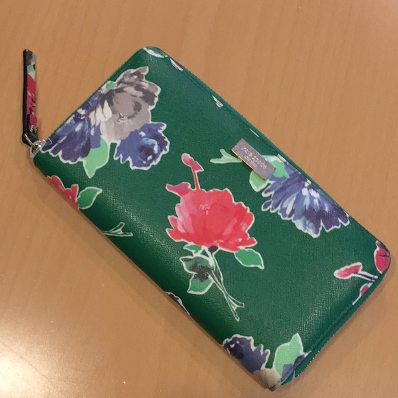 kate spade Handbags - Kate Spade Zip Wristlet Bag Wallet